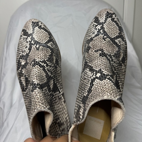 Dolce Vita Karsen Reptile Snakeskin Black Grey Cream Cut Out Heeled Booties 9 - Picture 6 of 14